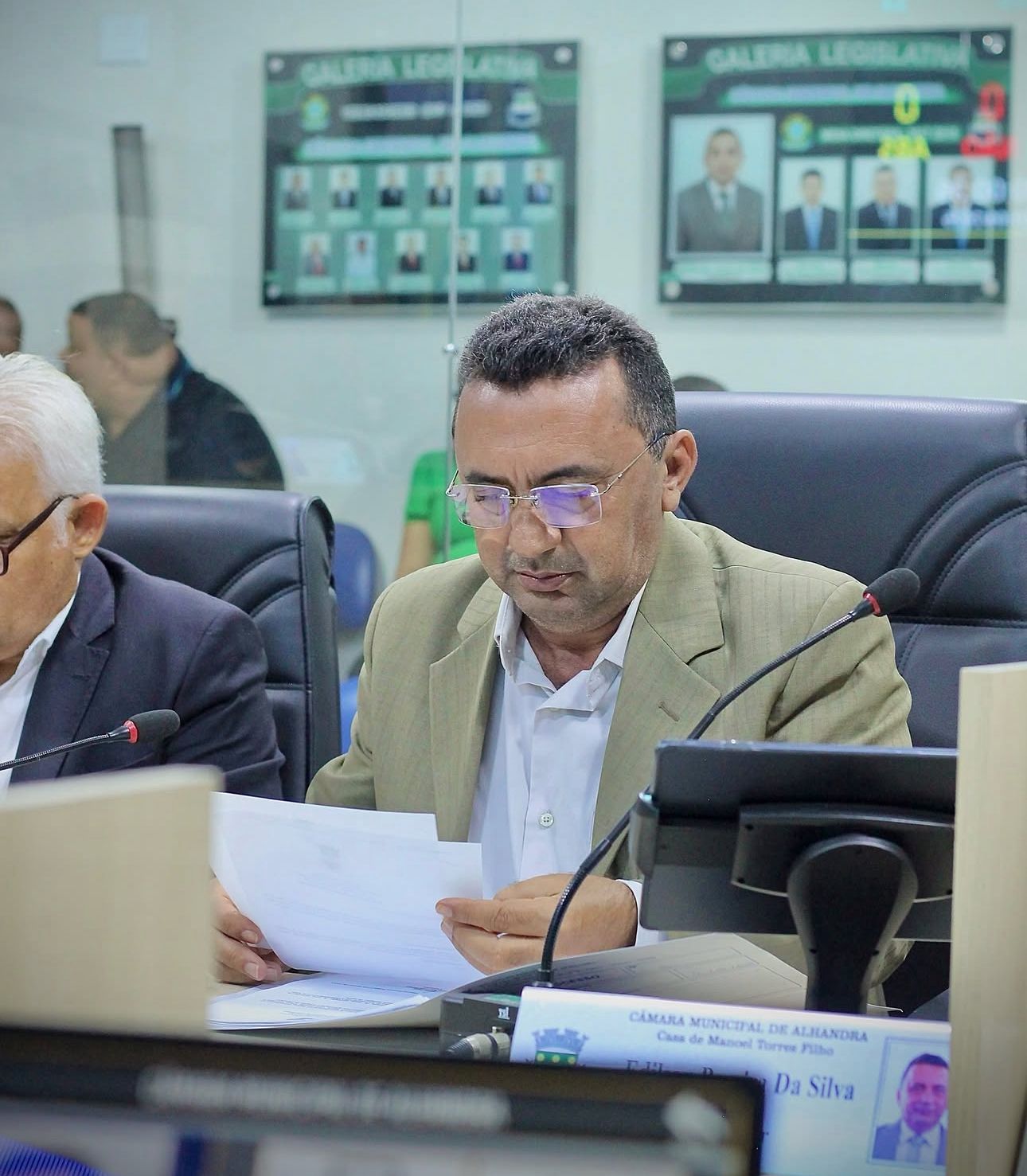 Projetos sobre cannabis medicinal e direito a folga de aniversário são aprovados em Sessão na Câmara de Alhandra