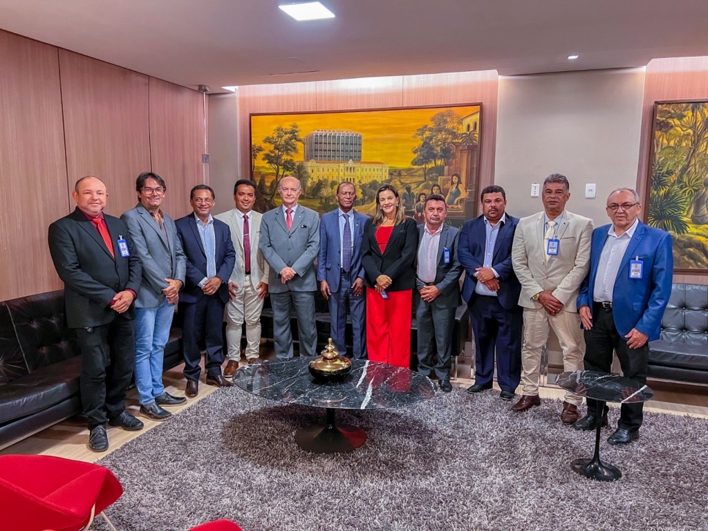 Câmara Municipal de Alhandra participa de ato histórico para construção do novo prédio do Tribunal de Justiça na comarca