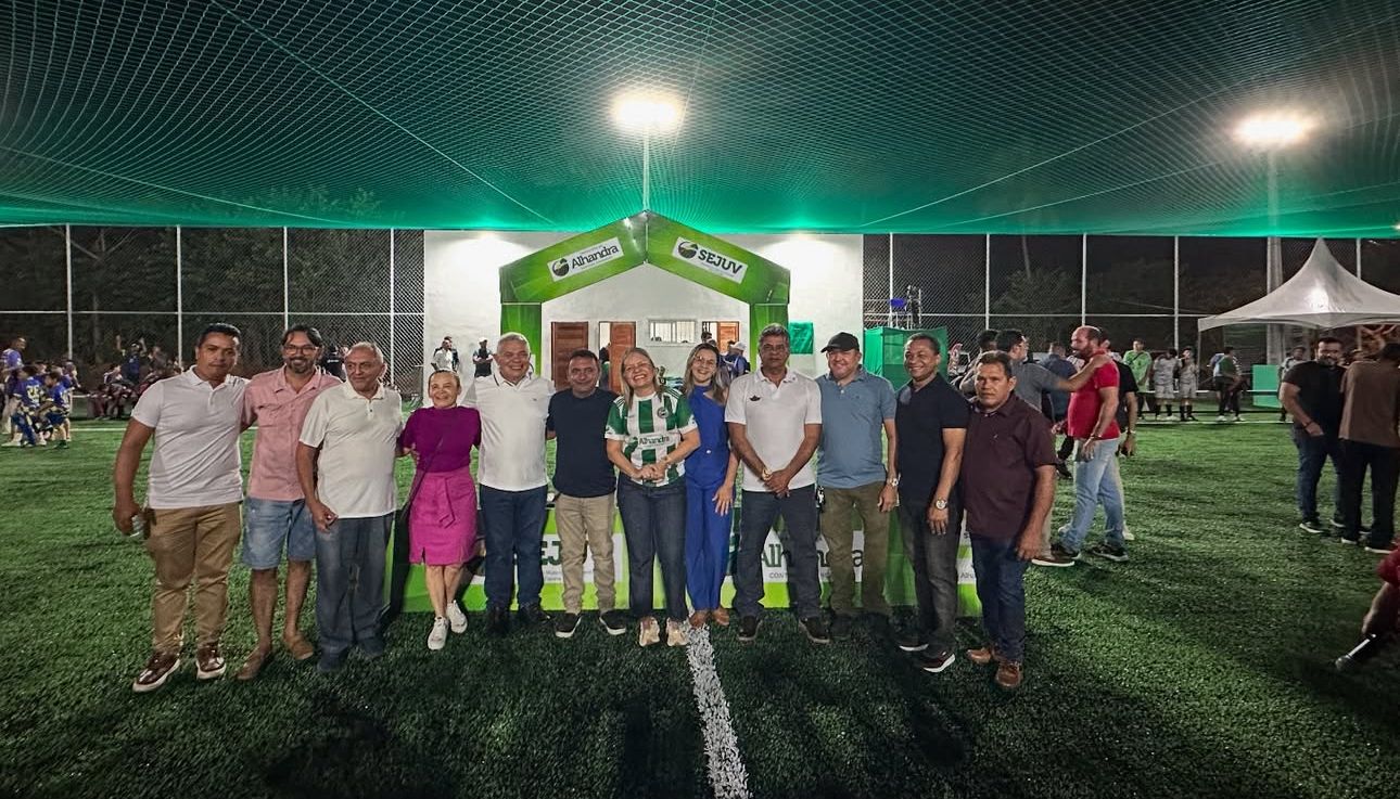 Nova estrutura esportiva é entregue à população de Alhandra com presença da Câmara Municipal